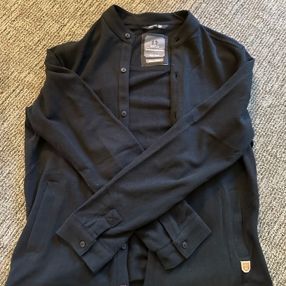RNT23 long sleeve black button up - Picture 3 of 4